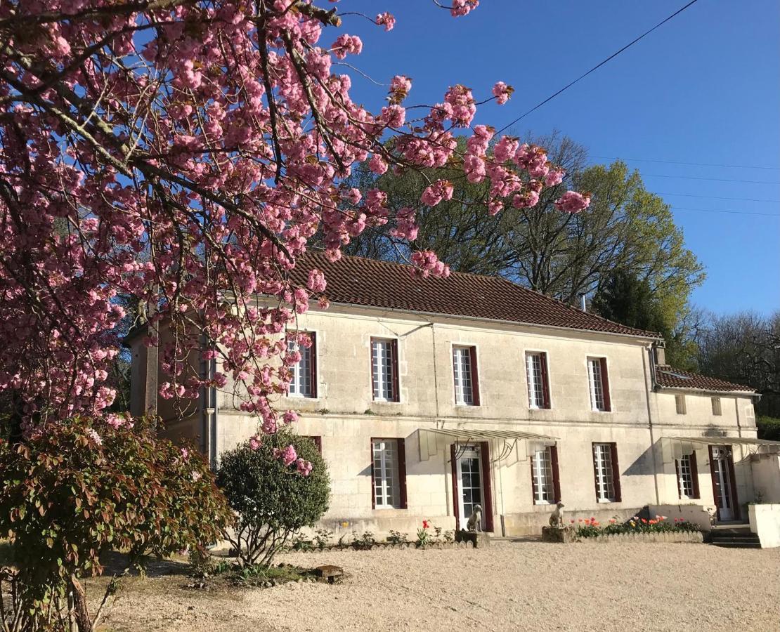 Bed and Breakfast Les Ombrieres Porcheresse Zewnętrze zdjęcie